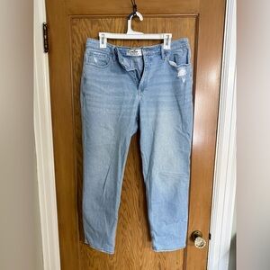 Hollister Curvy High-Rise Mom Jean - Light Blue